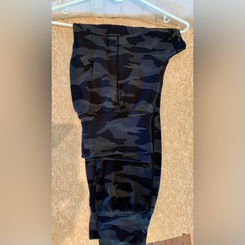 Atleta black camo stretchy joggers.